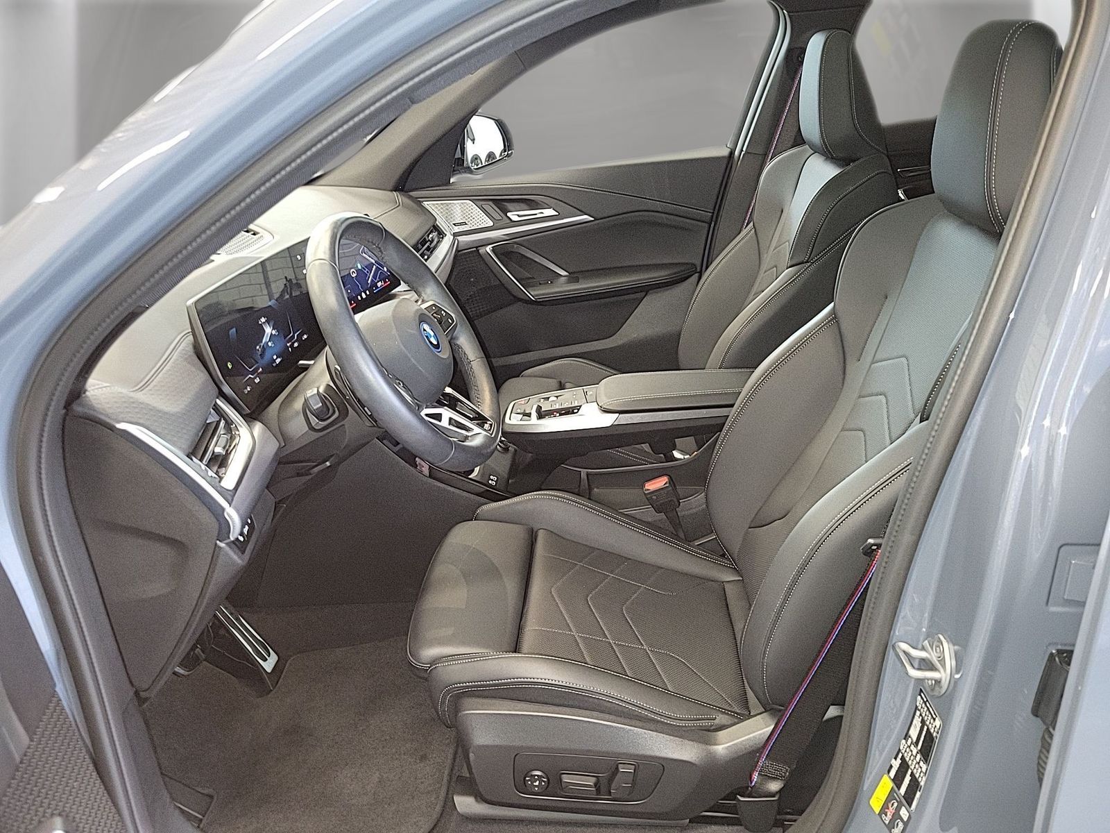 BMW iX2 - Bild 9