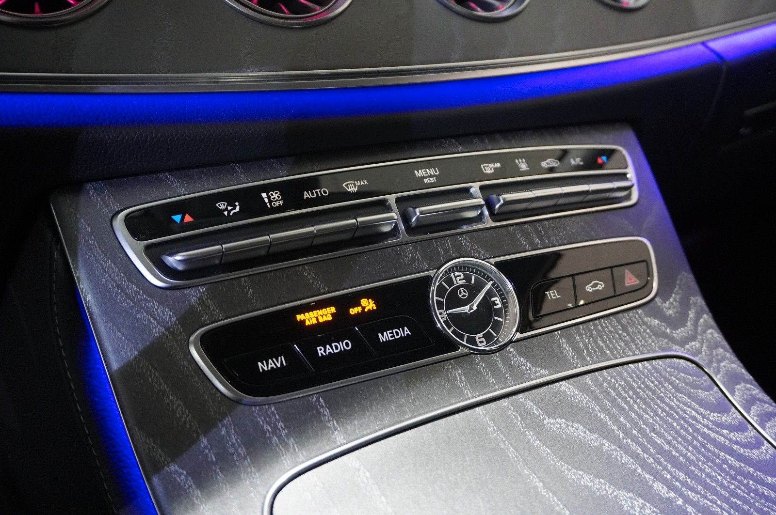 Fahrzeugabbildung Mercedes-Benz CLS 450 4MATIC 9G-TRONIC NAVI/360°/LED/HUD/AHK