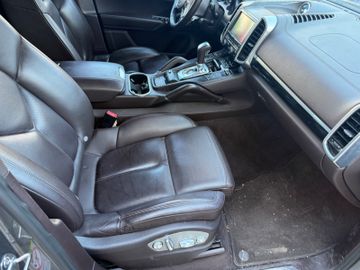 Porsche Cayenne - 4
