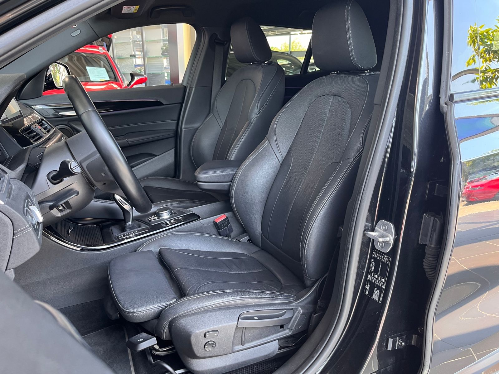 Fahrzeugabbildung BMW X2 sDrive 20 i M Sport Shadow LED NAV SHZ RFK