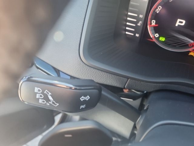 Fahrzeugabbildung SKODA Karoq 2.0 TSI DSG 4x4 Sportline NAVI AHK CLIMA