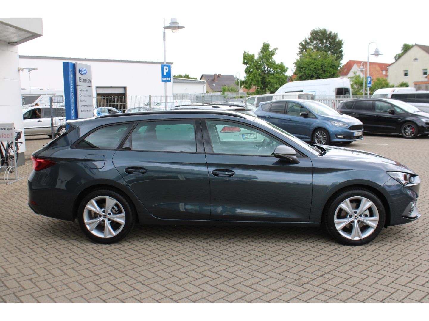 SEAT Leon 1.5 eTSI Sportstourer FR DSG ACC LED AHK RF - Image 6