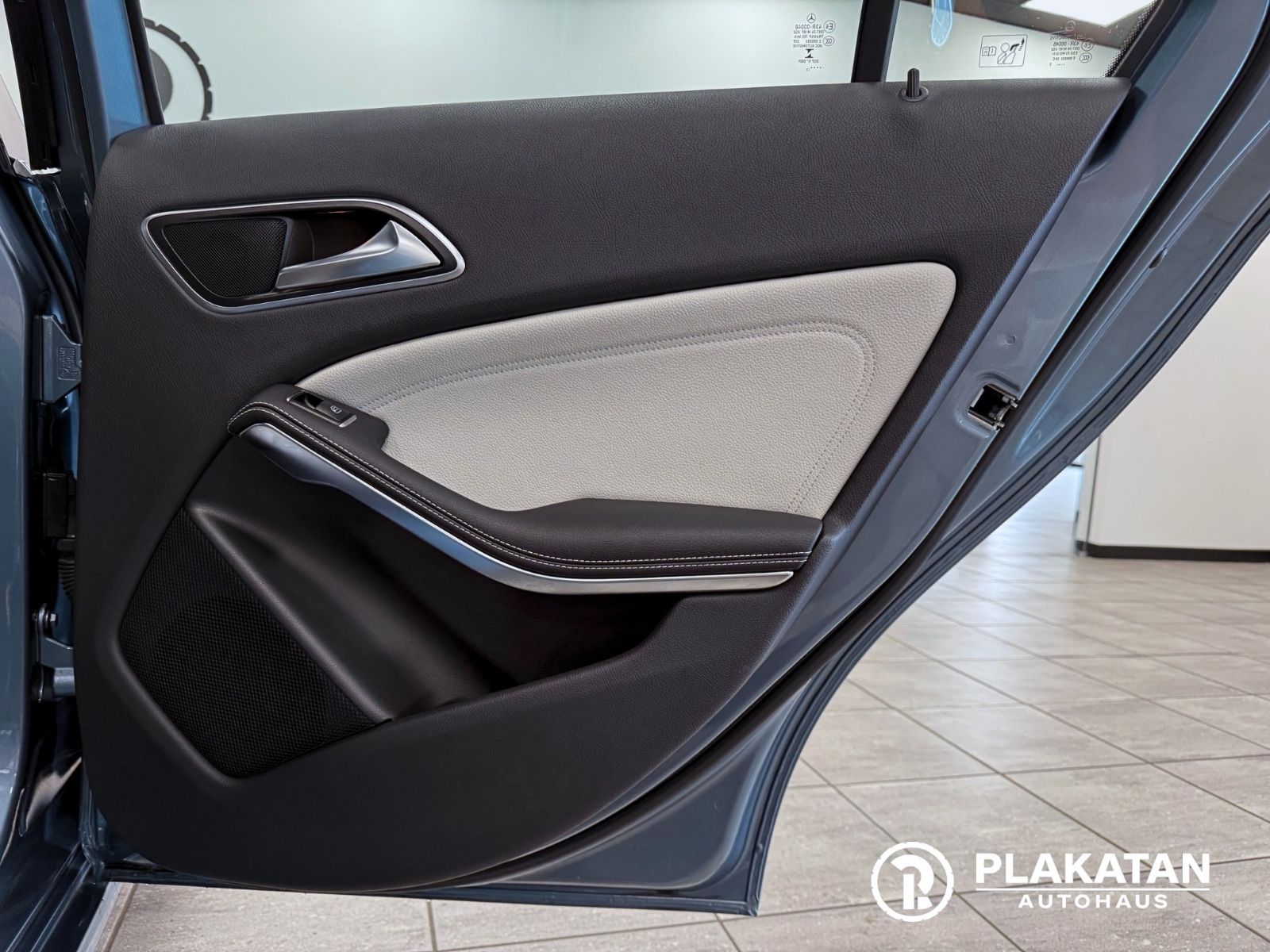 Fahrzeugabbildung Mercedes-Benz A 180 Style Bi-Xenon 1Hand MB-Service