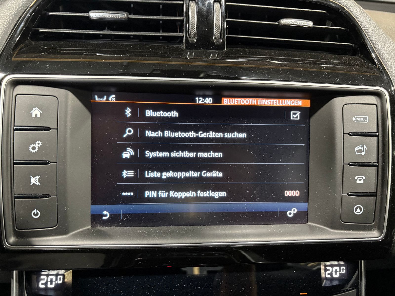 Fahrzeugabbildung Jaguar XE /TEMPOMAT/NAVI/SHZ/KLIMA/BI-XENON/SPURHALTE