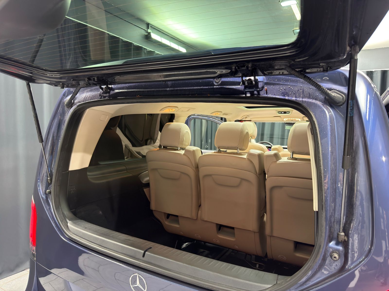 Fahrzeugabbildung Mercedes-Benz V250d lang EXCLUSIVE|AMG|BURMESTER|PANO|ACC|360°