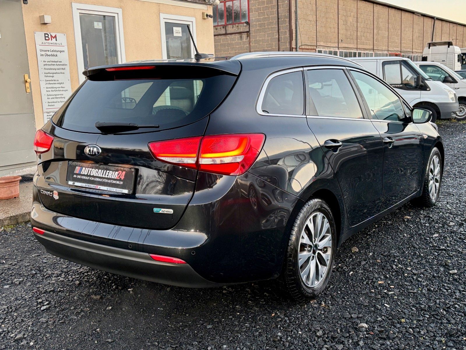 Fahrzeugabbildung Kia cee'd Sportswagon 1.4 Navi Kamera SHZ Tempomat