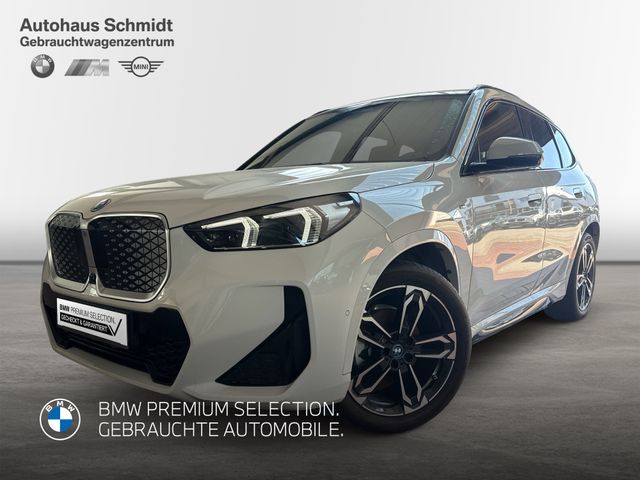 BMW iX1 eDrive20 *M Sportpaket*19"*LC Prof.*HUD*H/K*