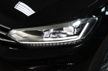 Volkswagen Touran 2.0 DSG R-Line 7-Sitze AHK Kamera