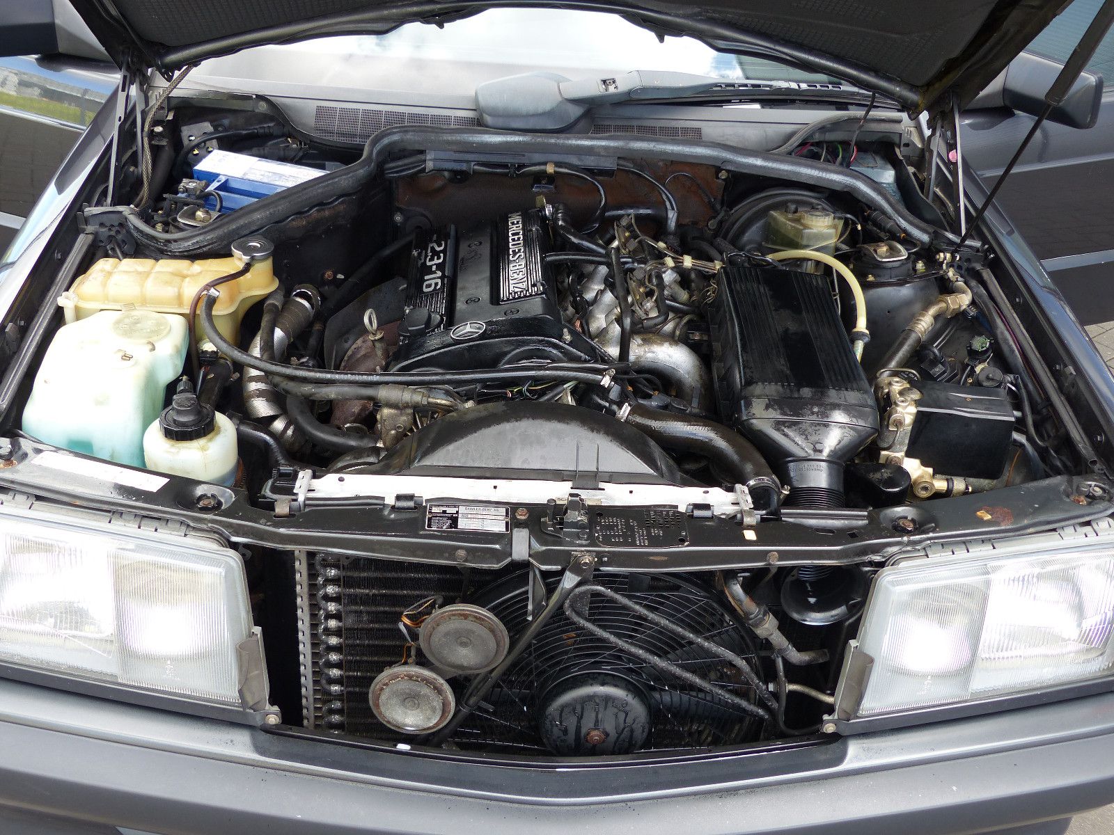 Fahrzeugabbildung Mercedes-Benz 190 E 2,3 16 V * 1.Hand* Erstlack*