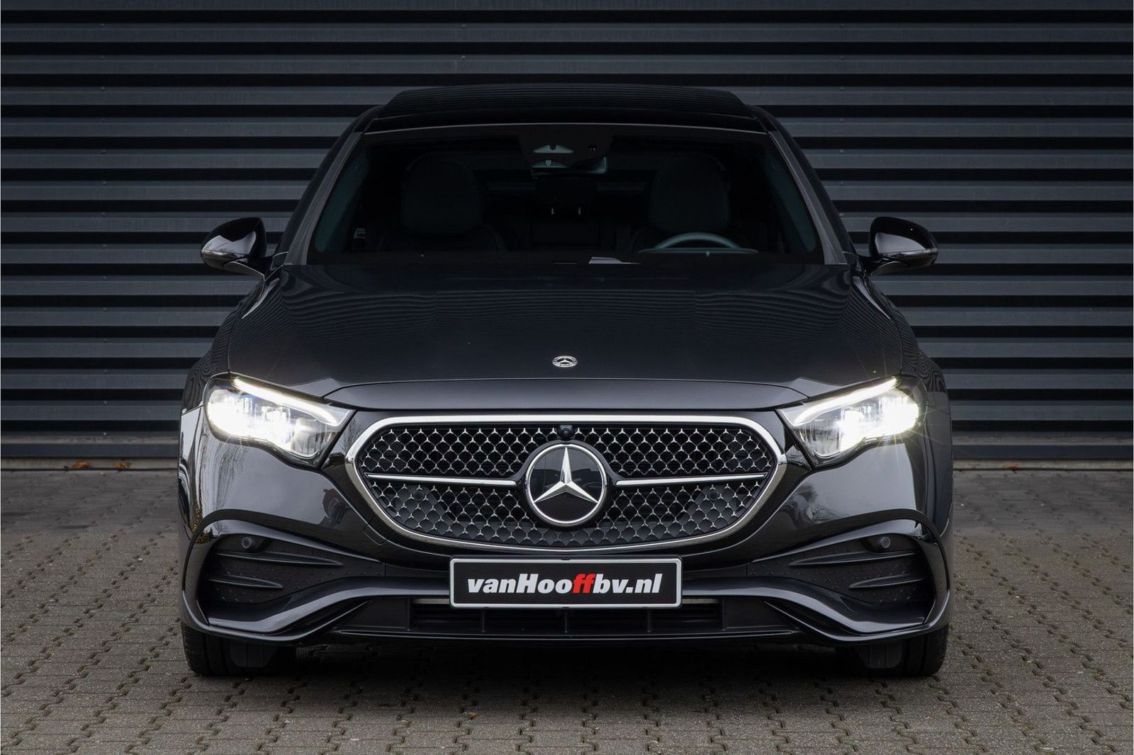 Mercedes-Benz E 220 220d 4 Matic AMG Line Nightpakket - Pano imagem 3