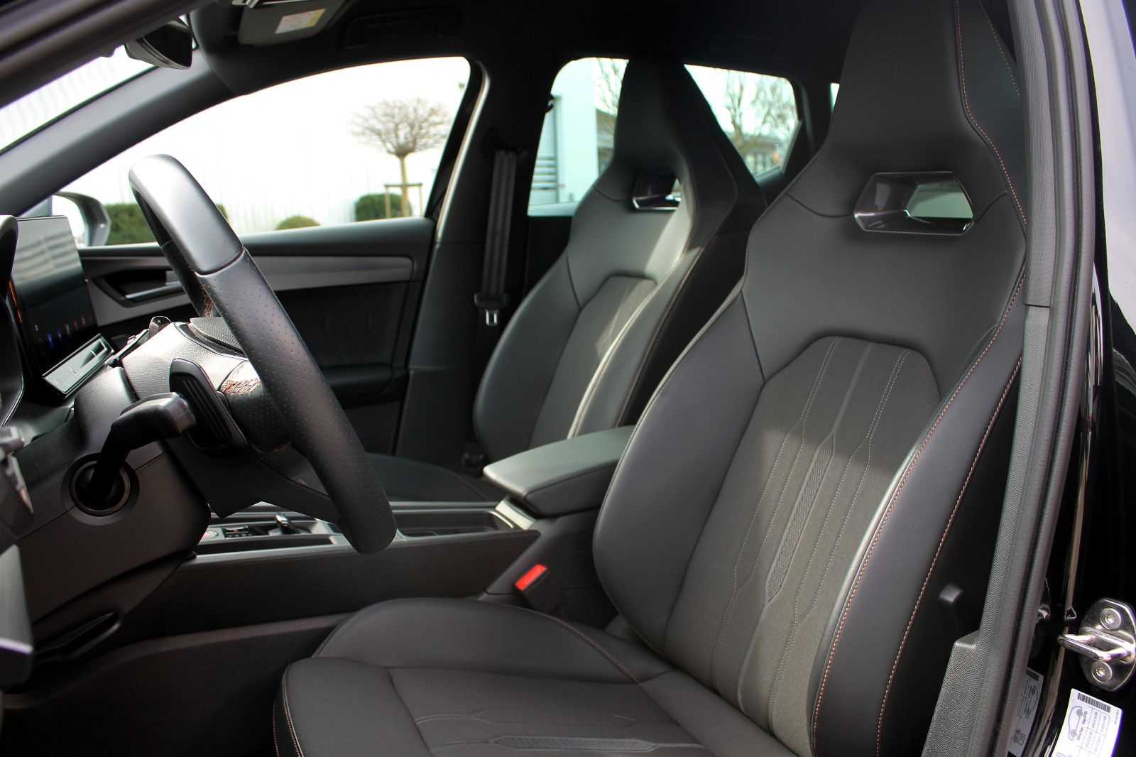 Fahrzeugabbildung CUPRA Leon 1.4TSI e-Hybrid LED SHZ ACC KAM PDC BT