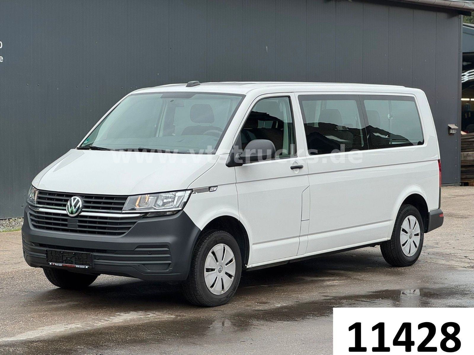 Volkswagen T6.1 Transporter Kombi lang 8 Sitzer Klima