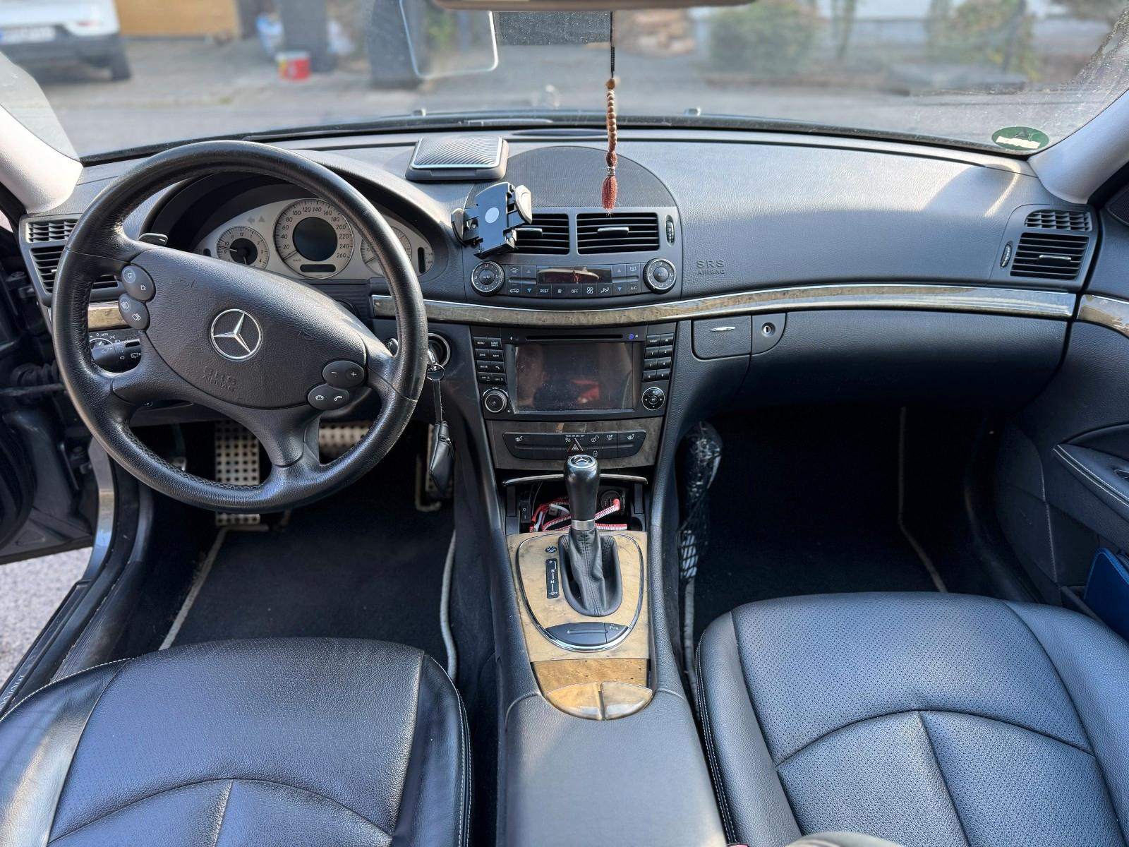Mercedes-Benz E200 2006 — photo 6