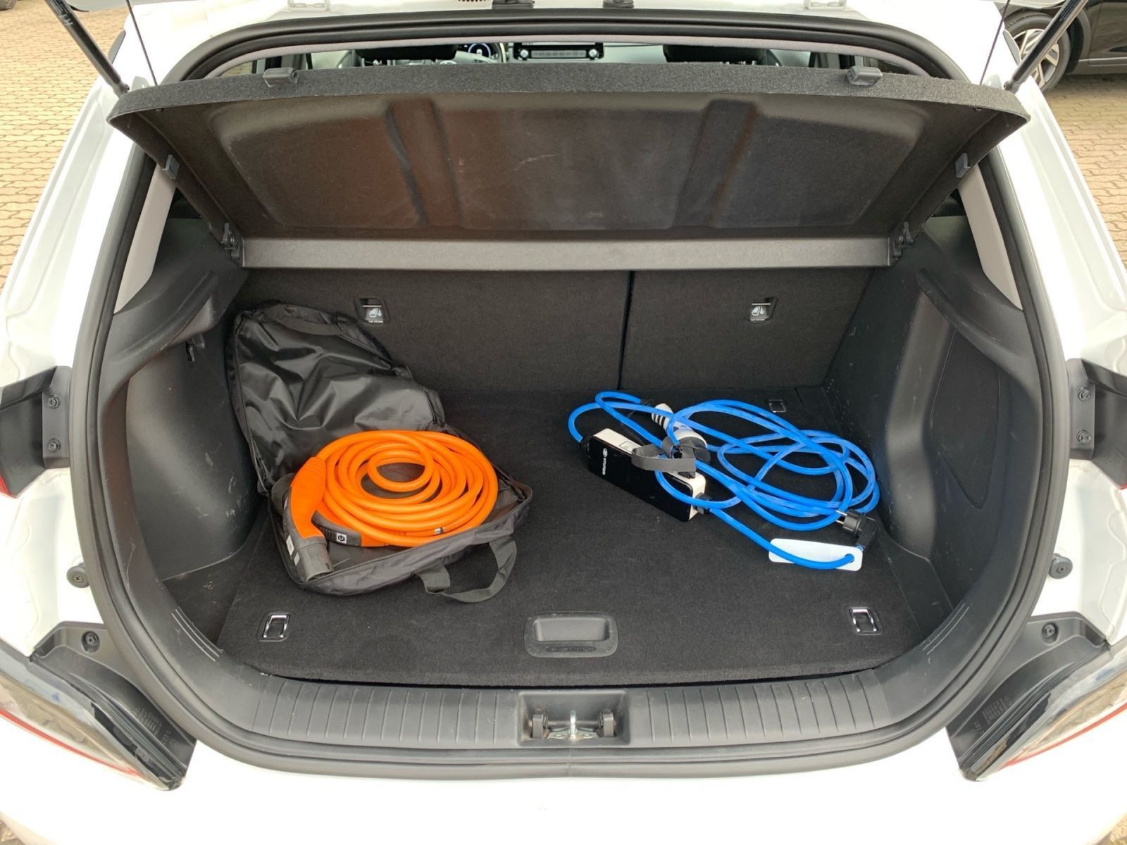 Fahrzeugabbildung Hyundai KONA Prime Elektro 64 kWh 1Hd