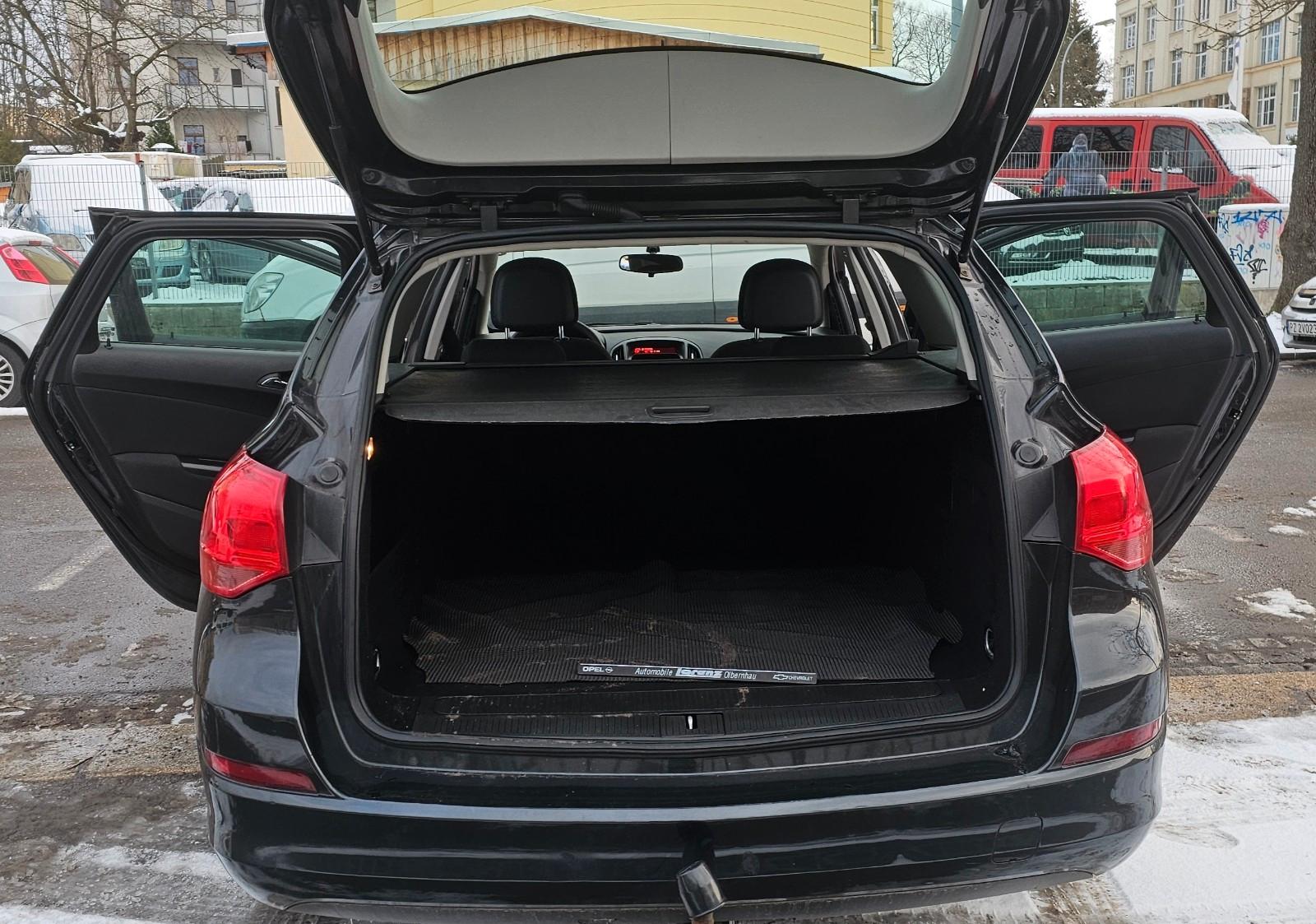 Opel Astra J Sports Tourer Selection*Klima*Euro5*AHK*