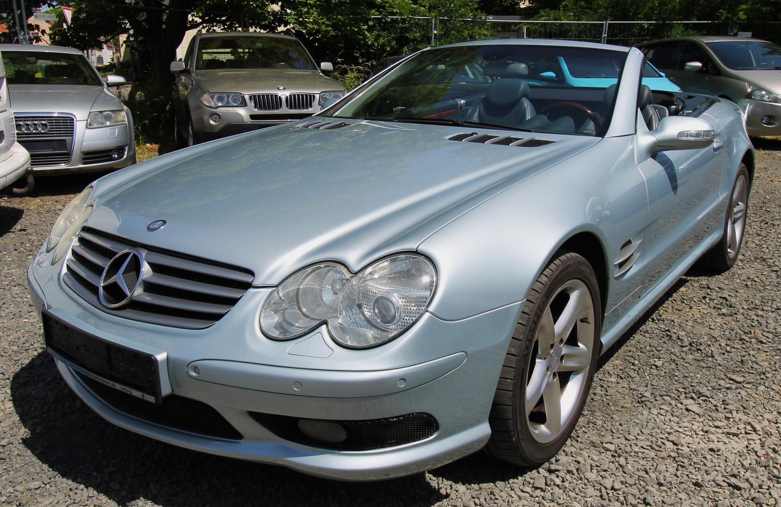 Mercedes-Benz SL 500 AMG Bose Sitzlüftung gepflegt Kofferset