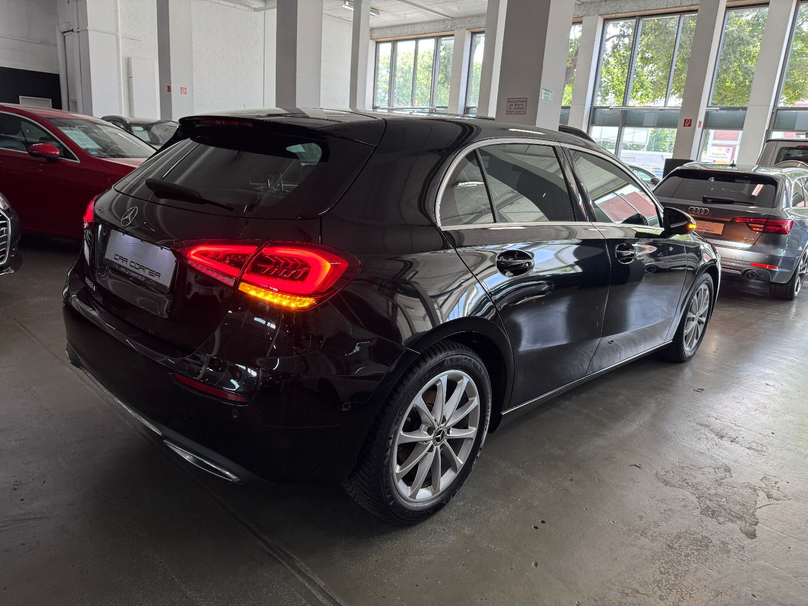 Fahrzeugabbildung Mercedes-Benz A 180 d PROGRESSIVE SPORTPAKET LED NAVI MBUX +