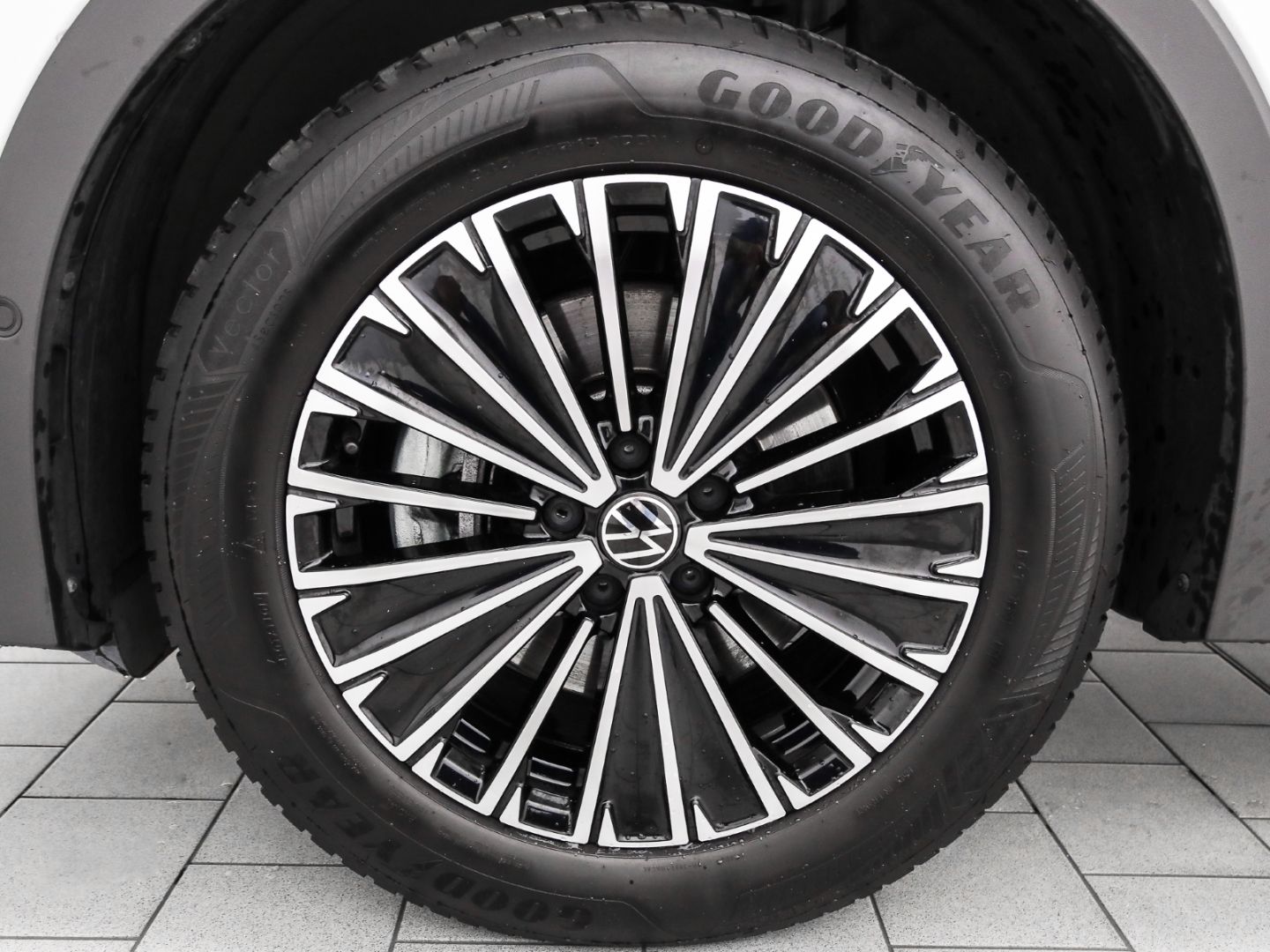 Volkswagen Tiguan 2.0 TDI DSG GOAL Navi AHK foto 3