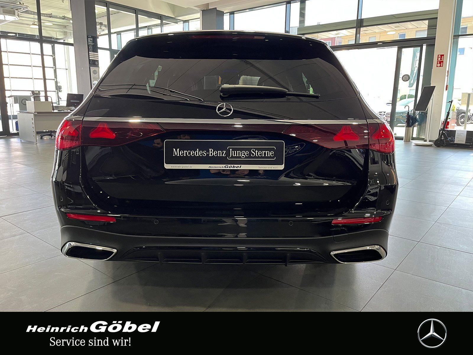 Fahrzeugabbildung Mercedes-Benz E 200 T AMG+NIGHT+DISTRONIC+LED+AMBIENTE+CARPLAY