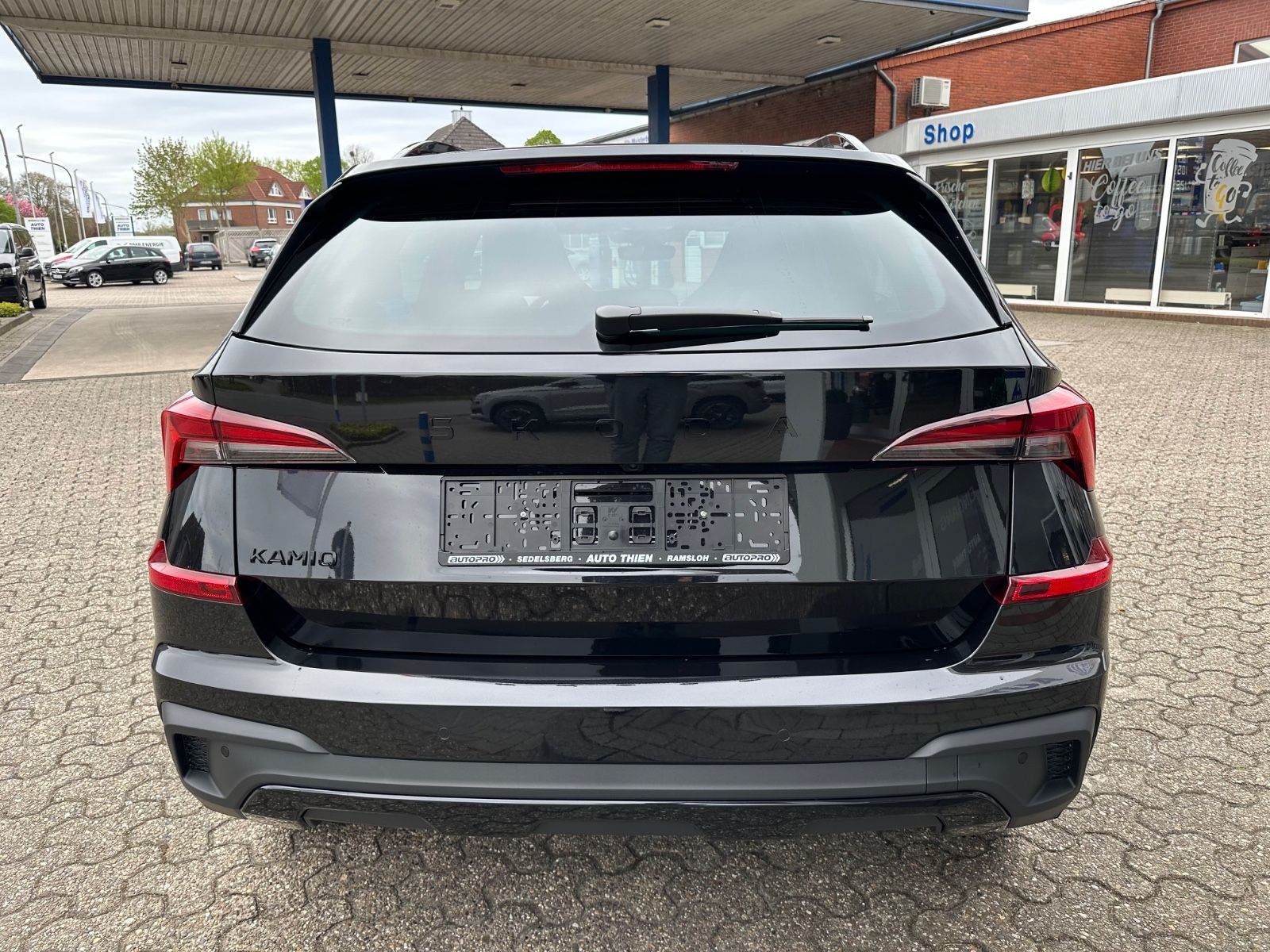 Fahrzeugabbildung SKODA Kamiq Monte Carlo 1.0 TSI DSG ACC/Matrix/Pano