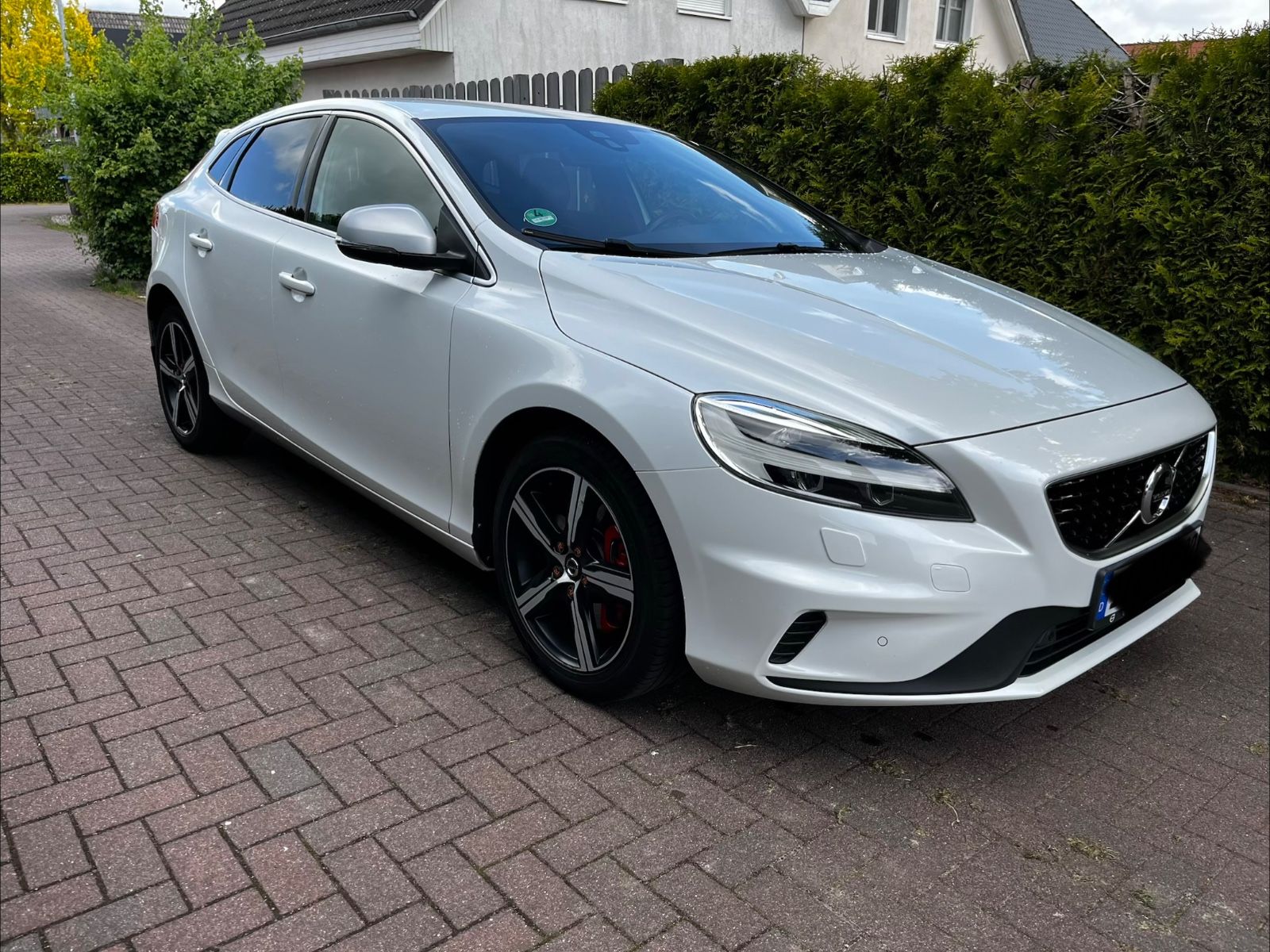 VOLVO V40