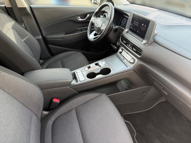Fahrzeugabbildung Hyundai KONA Trend Elektro 2WD +CARPLAY+RFK+PDC+KLIMA+UV