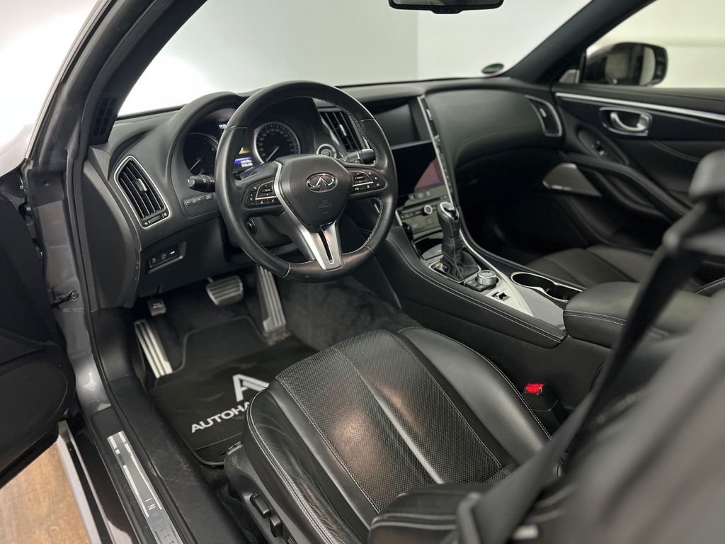 INFINITI Q60 2.0 TURBO/ 2.H/ VOLLAUSSTATTUNG/ CARBON INFINITI Q60 2.0 TURBO/ 2.H/ VOLLAUSSTATTUNG/ CARBON