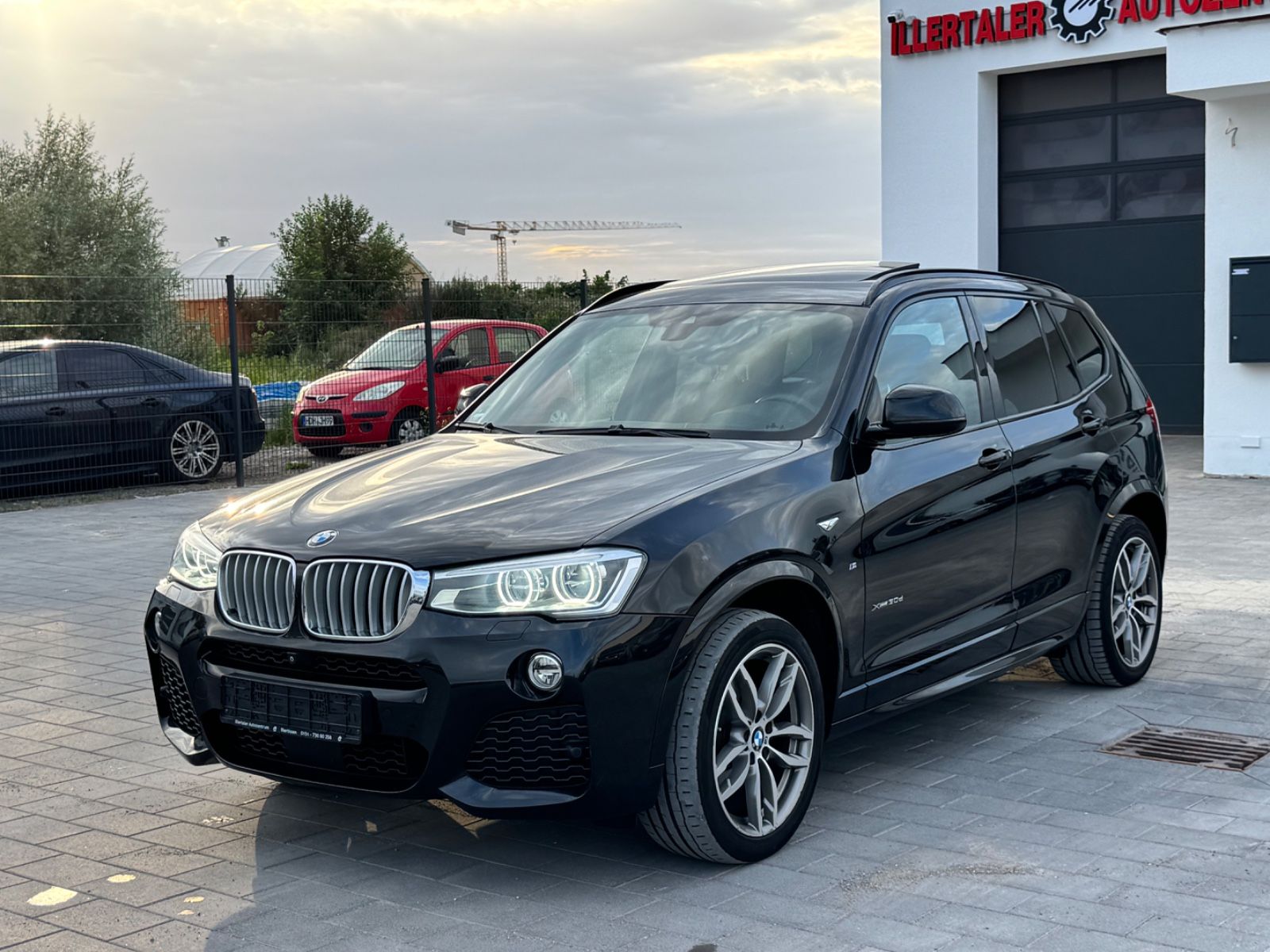 BMW X3 xDrive/MPAKET/1HAND/360°KAMERA/KEYLESS/HEADUP
