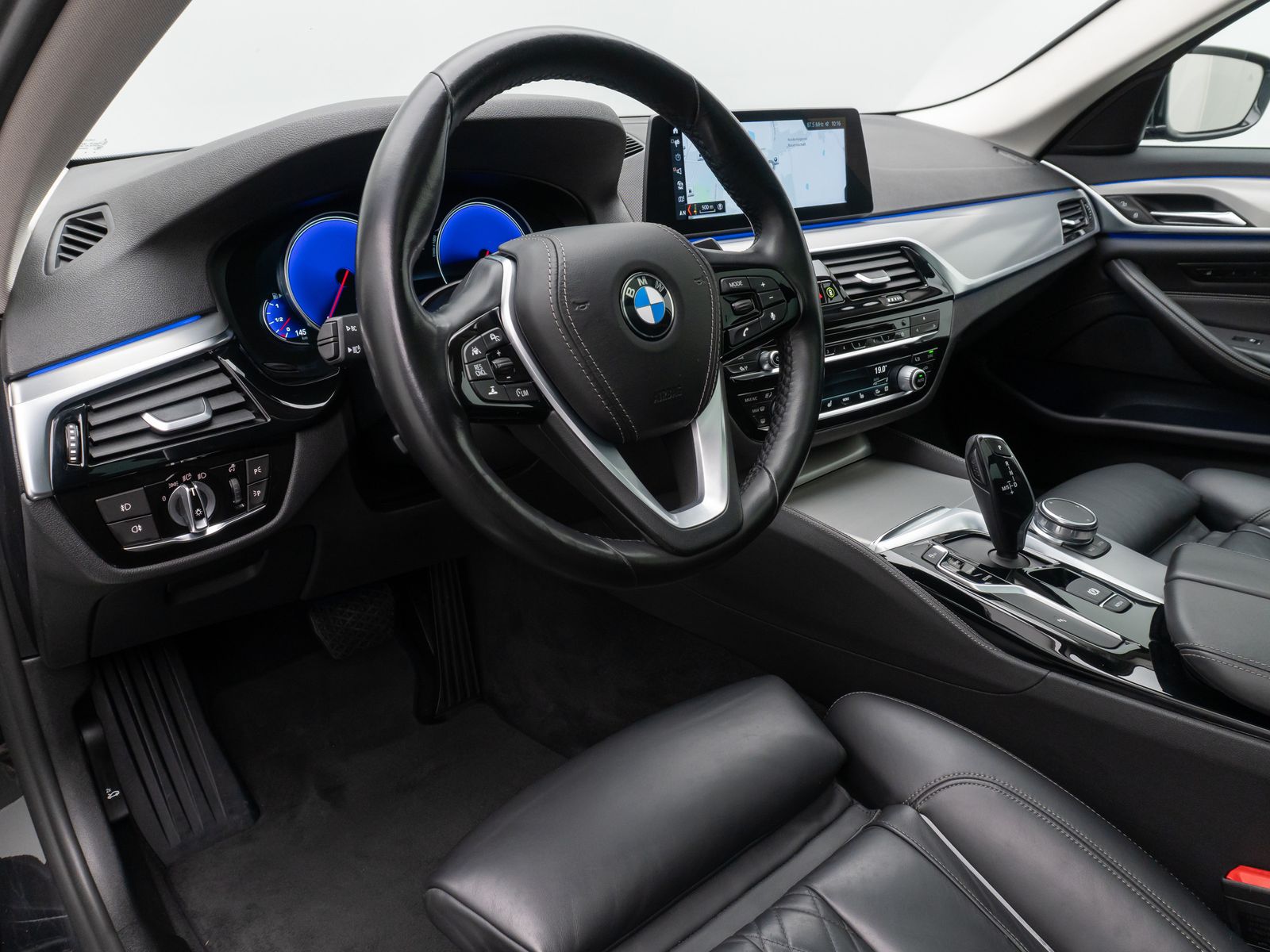 Fahrzeugabbildung BMW 540i xD Luxury Line HUD DAB Massage Panorama AHK