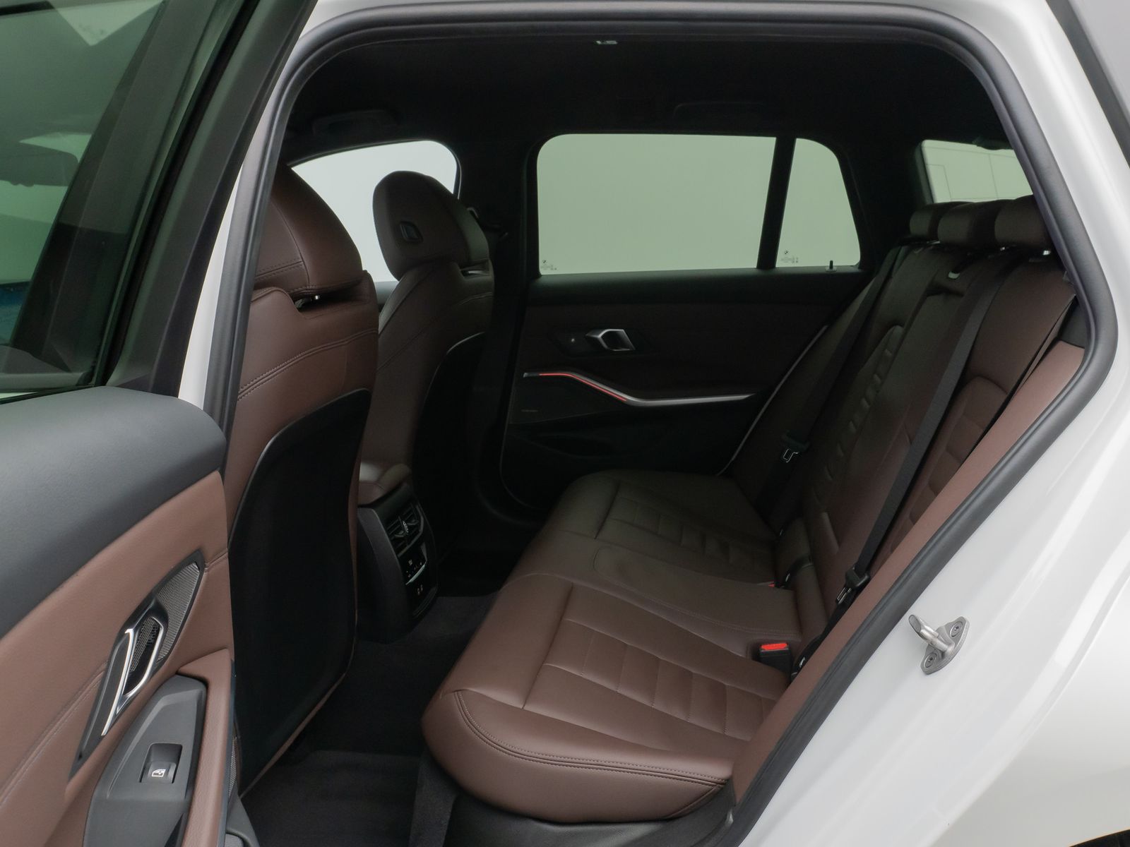 Fahrzeugabbildung BMW 320d  xD M Sport Kamera HUD DAB H/K Alarm 19Zoll