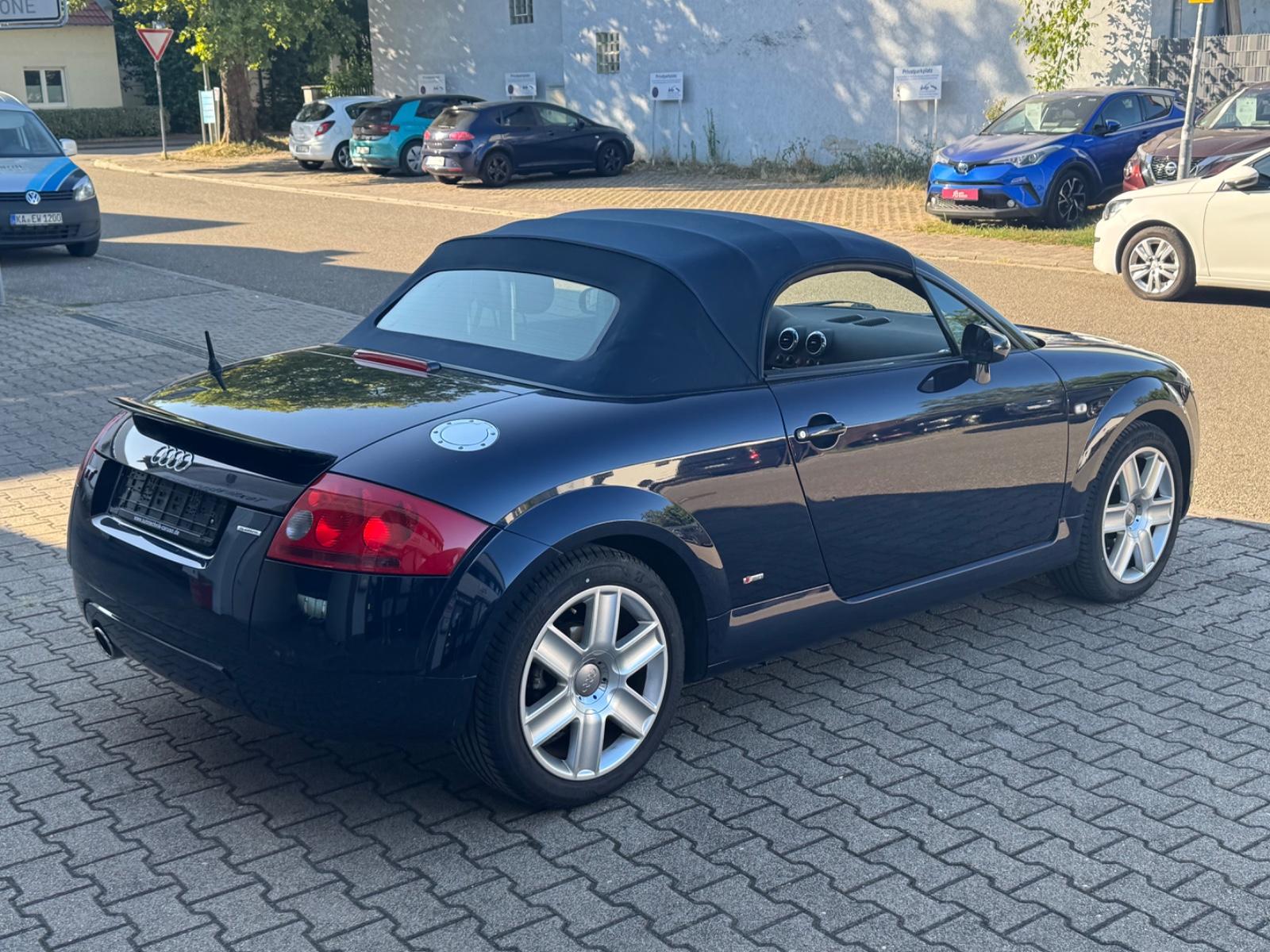 Audi TT Roadster 1.8T quattro 132 kW | S-line
