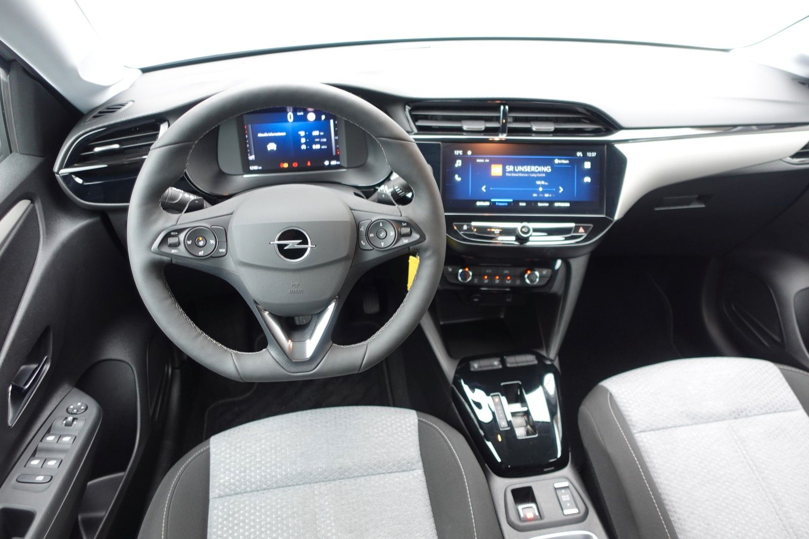 Fahrzeugabbildung Opel Corsa 1.2 Edition Automatik Allwetter,PDC,Kamera