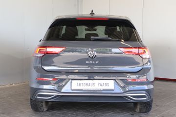 Volkswagen Golf VIII 2.0 TDI Move AID+LED+AMBIENT+ALU