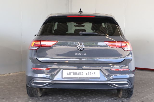 Volkswagen Golf VIII 2.0 TDI Move AID+LED+AMBIENT+ALU
