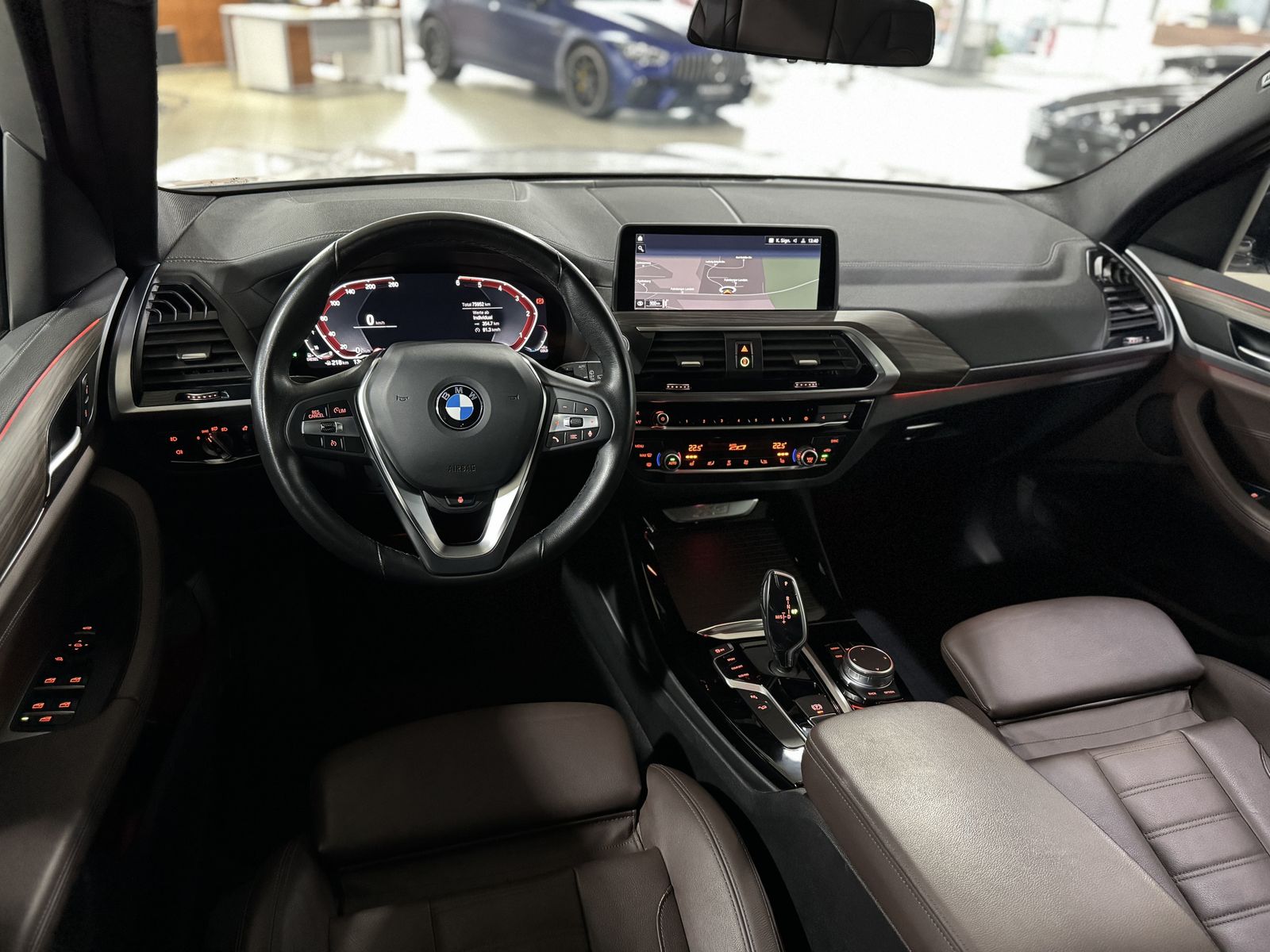 Fahrzeugabbildung BMW X3 xD20d LuxuryLine DAB PDC DisplKey Alarm Sport