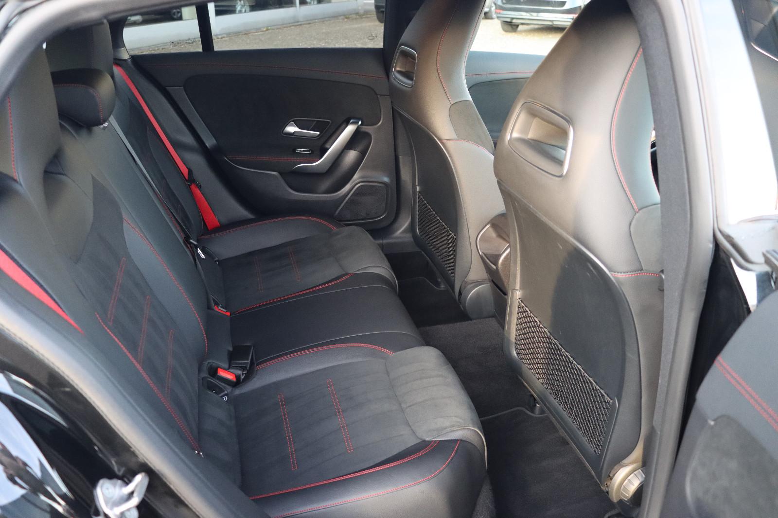 Mercedes-Benz CLA 35 AMG 4Matic l 1.HAND l 360° l