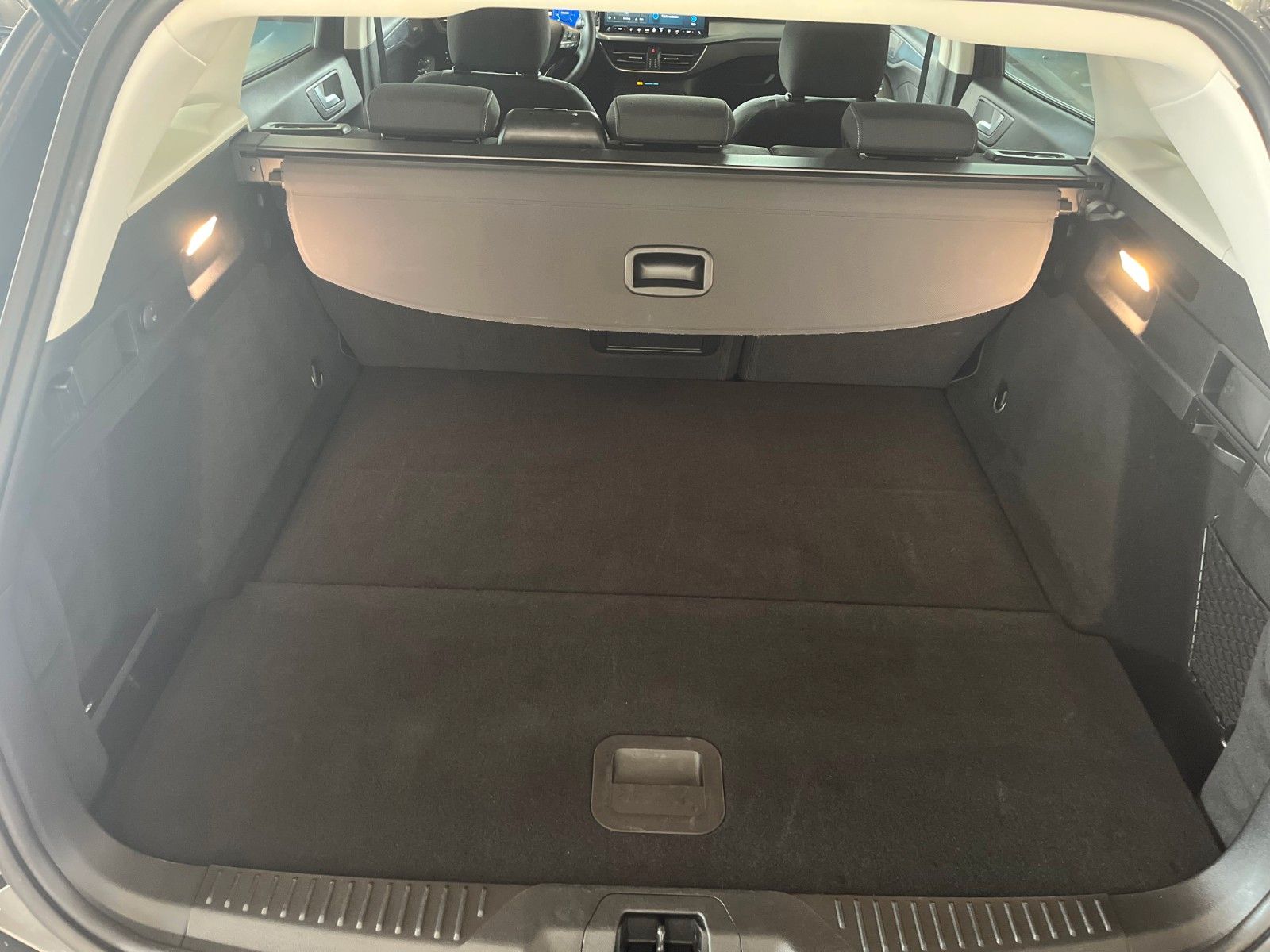 Fahrzeugabbildung Ford Focus Active X Turnier Automatik LED NAVI CAM