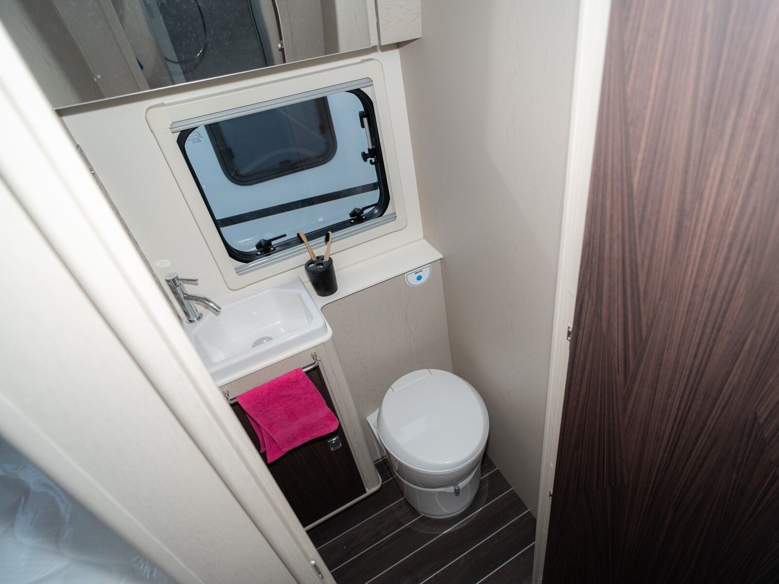 Fahrzeugabbildung Rimor Seal 95 Plus AKTION *Lithium*Hubbett*gr.Kühls.*