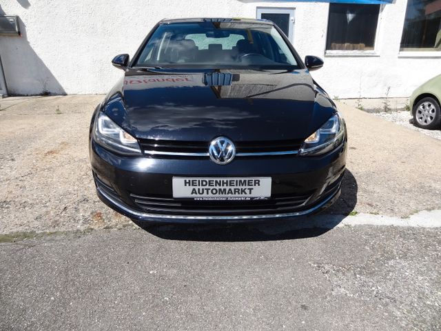 Fahrzeugabbildung Volkswagen Golf VII Lim. Allstar/DSG/Xenon/Navi/2.Hd/150PS/