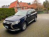 Mitsubishi Outlander 2.2 DI-D 4WD Automatik SUV-Star+ S... - blaue Mitsubishi Outlander