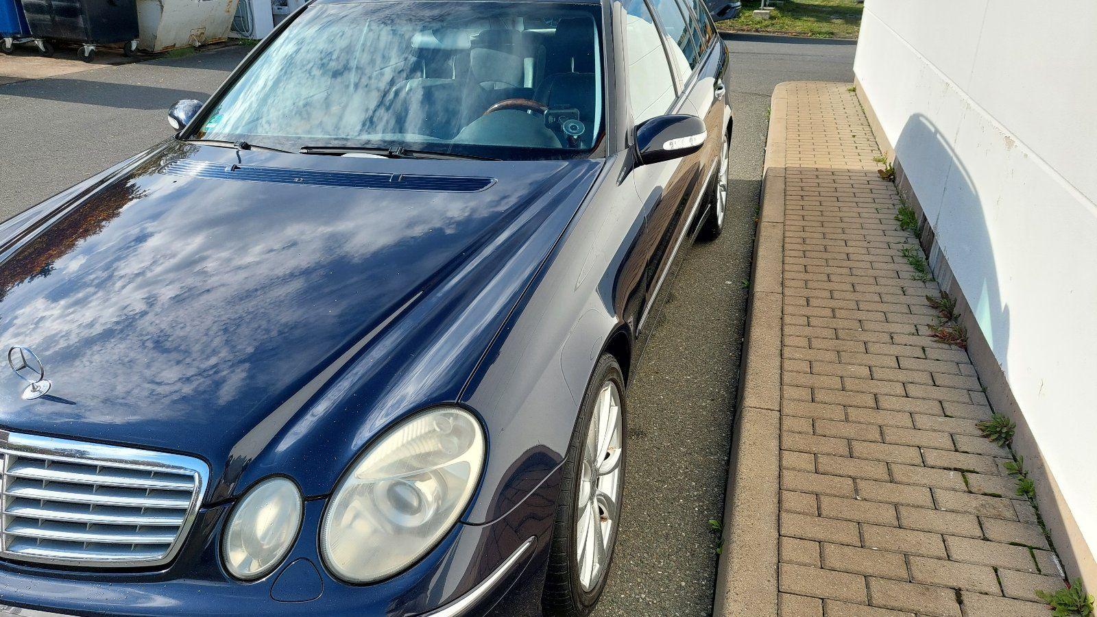 Mercedes-Benz E500 2005 — photo 10