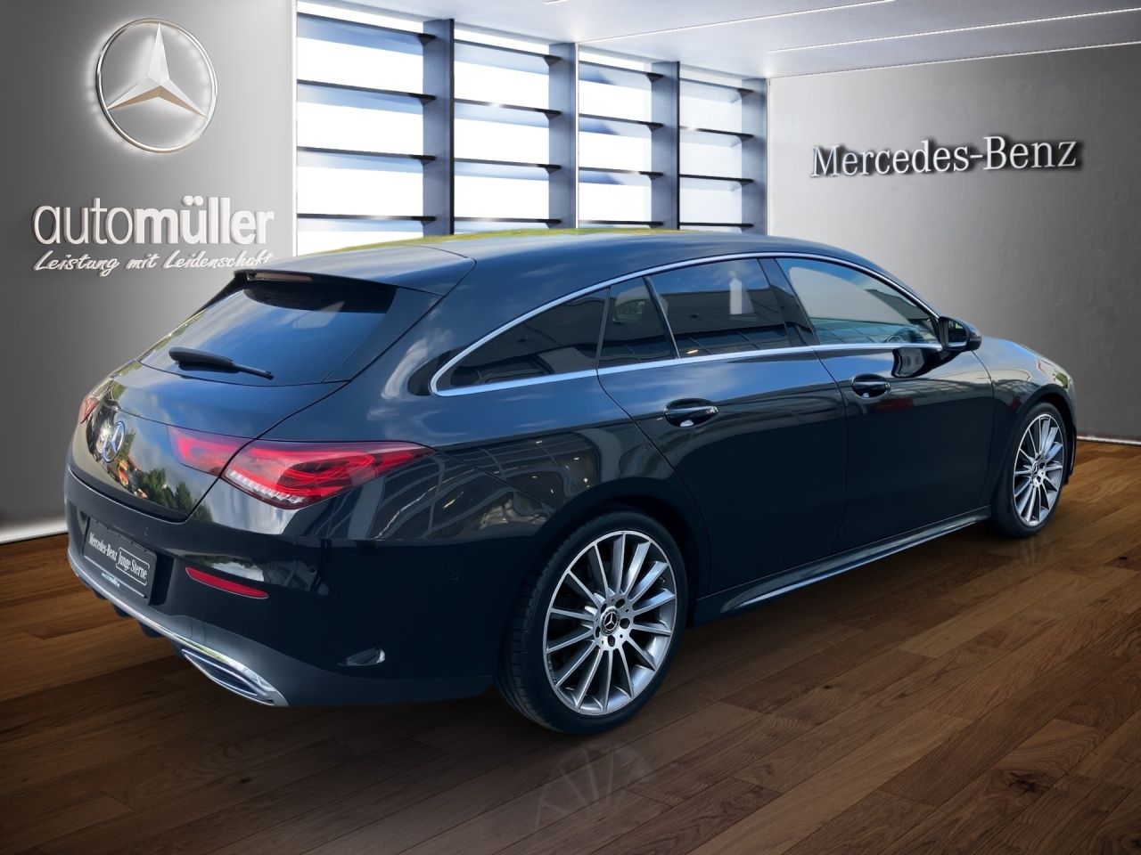 Fahrzeugabbildung Mercedes-Benz CLA 250 4MATIC Shooting Brake AMG+STNDHZ+ALLRAD+