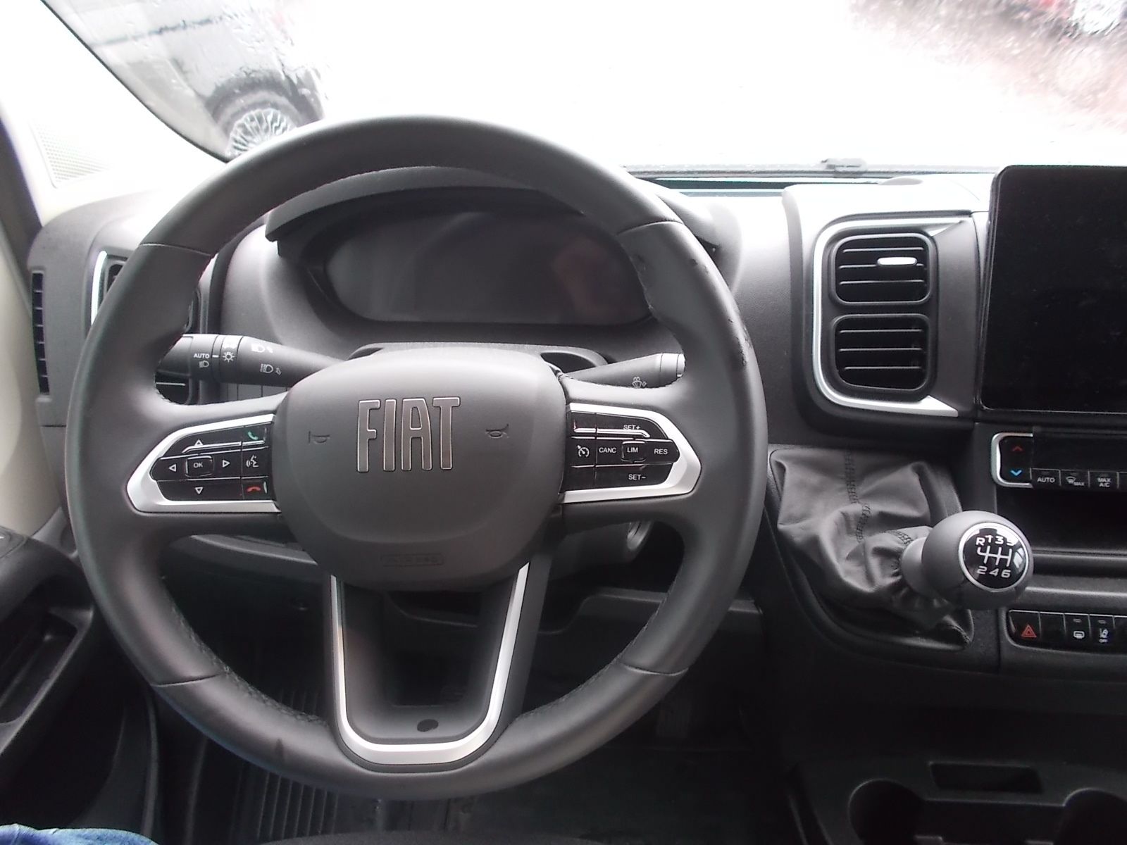 Fahrzeugabbildung Fiat Ducato KaWa 35 L3H2 140 Multijet verblecht