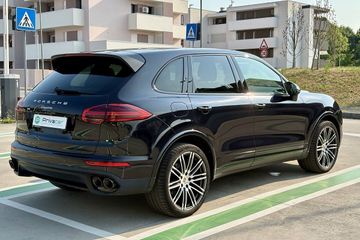 Porsche Cayenne - 5