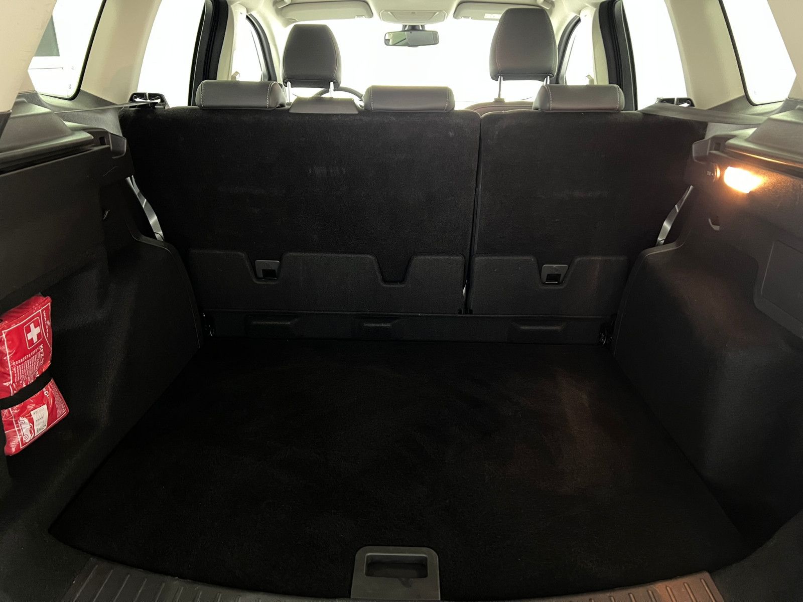 Fahrzeugabbildung Ford Kuga Titanium/NAVI/2-ZONEN/KAMERA/2.HAND