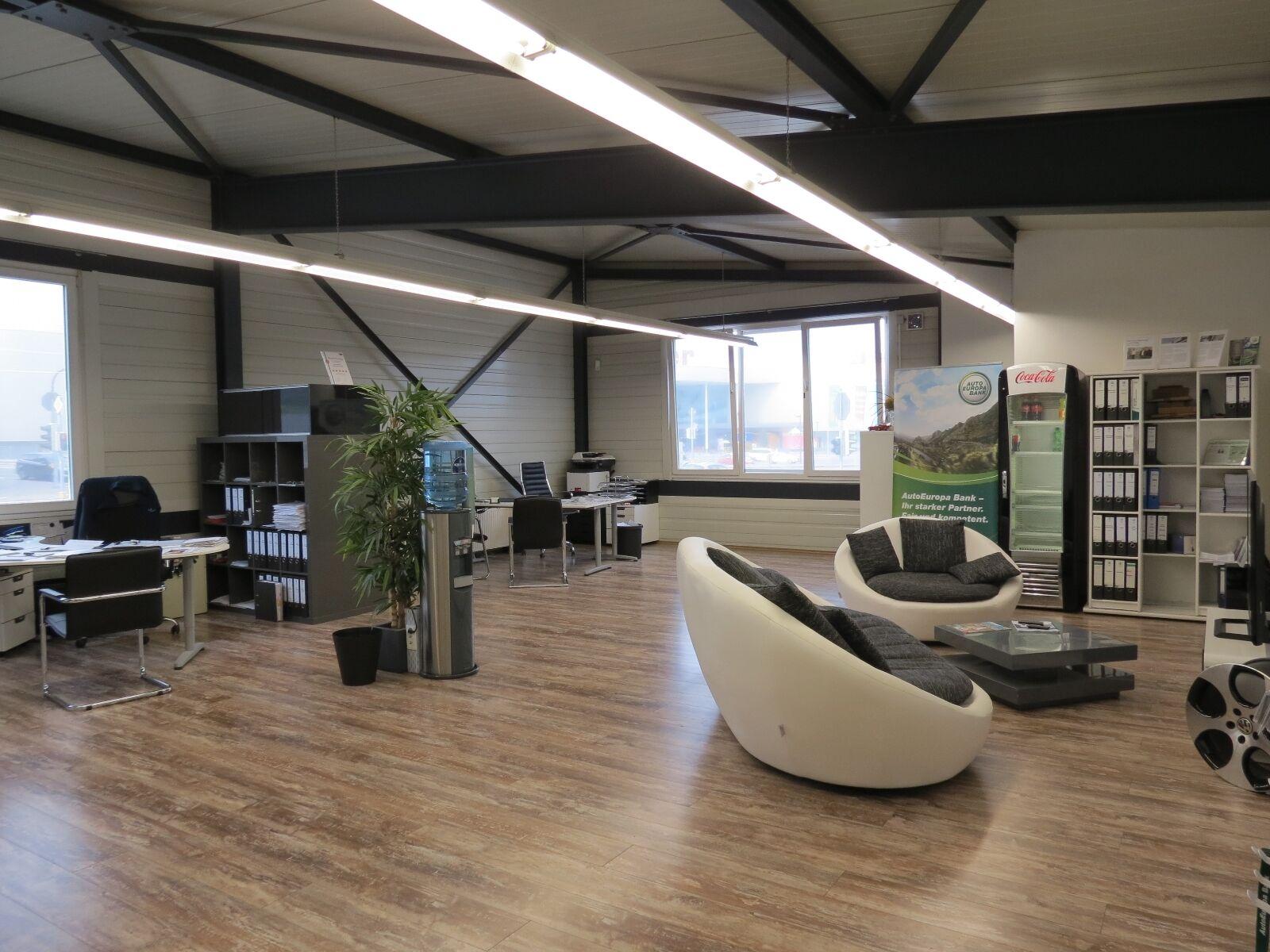 showroom-image-top