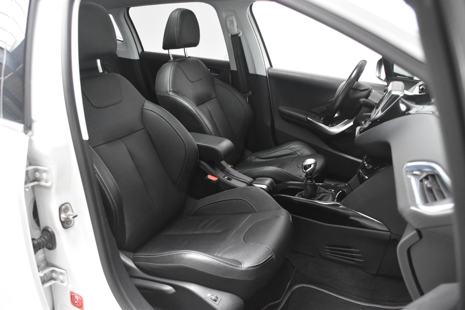 Peugeot 2008 Allure Leder Panorama Navi Android 2.Hd
