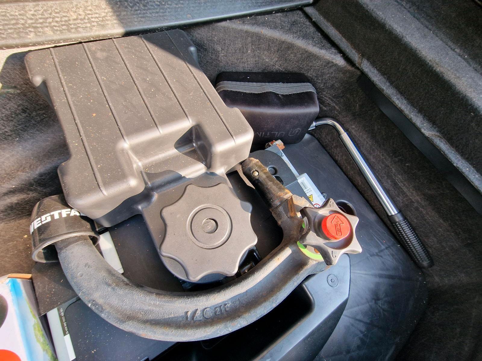 Audi A4 2011 — photo 8