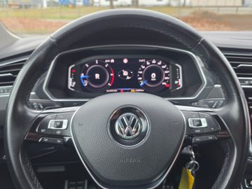 Volkswagen Tiguan - 11