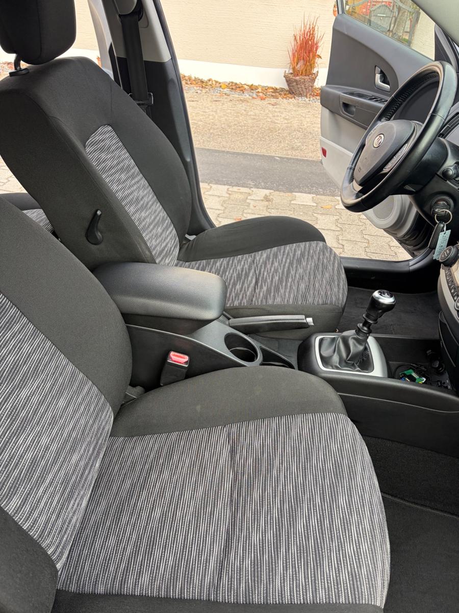 Kia cee'd 2010 — photo 26